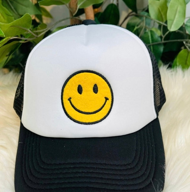 Smiley Hat black/white