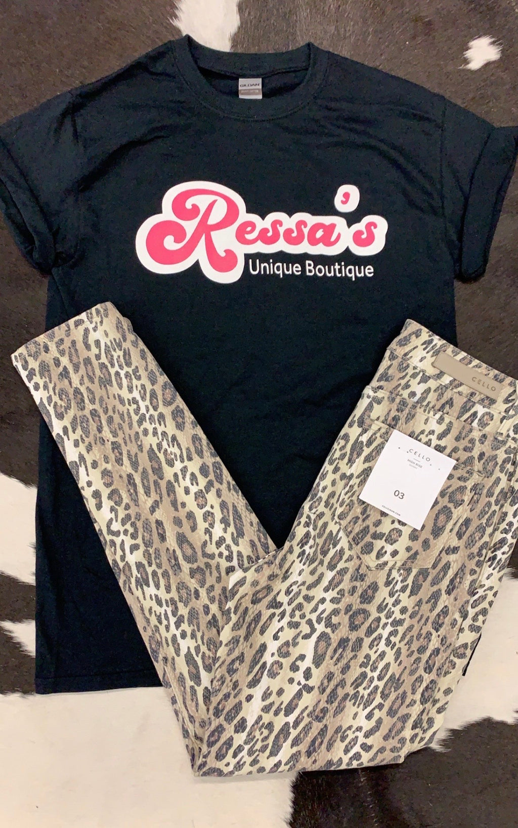 Ressa’s Unique Boutique Tshirt  Black